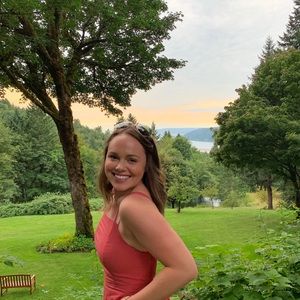 Meet your Posher, Hailey